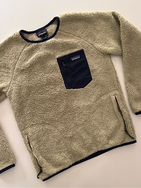 Patagonia Tops - Patagonia Women’s Fuzzy Fleece Sweater in Cream & Navy with Pockets- Size M